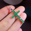 Pendentif croix en émeraude