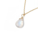 Collier or pierre de lune