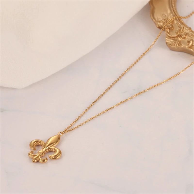 Pendentif fleur de lys