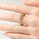 Anneau dorée zirconium