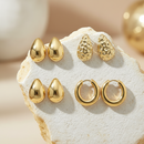 Grosses boucles d'oreilles dorées (18 pièces)