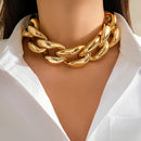 Gros collier doré femme