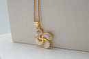 Pendentif en nacre blanche