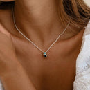 Pendentif pierre précieuse femme