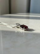 Pendentif pierre rouge