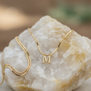 Pendentif en or lettre